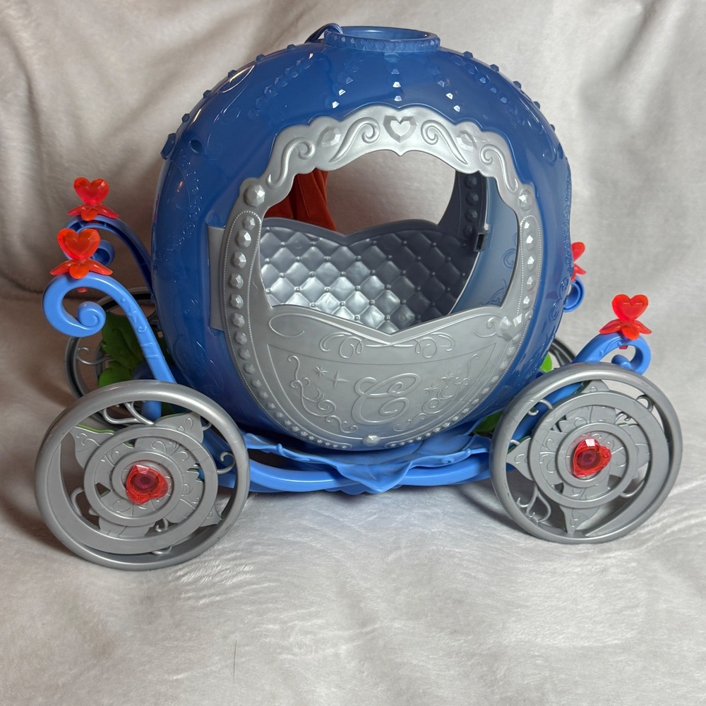 Disney Princess Barbie Cinderella Blue/Silver Transforming Pumpkin Carriage 2011